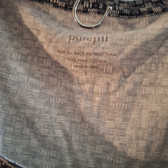 Elegant Blue Patterned Long Sleeve Top - Picture 3 of 6